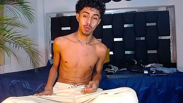 RyanRizzo online show from February 5, 2025, 11:17 pm