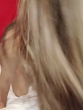 apriilhot online show from April 16, 2026, 9:04 pm