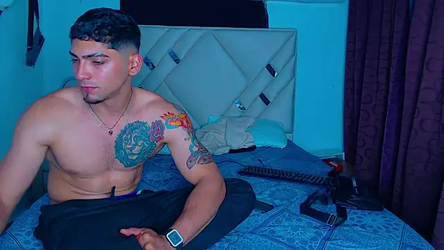 Rich boy01 online show from February 14, 2025, 3:43 am