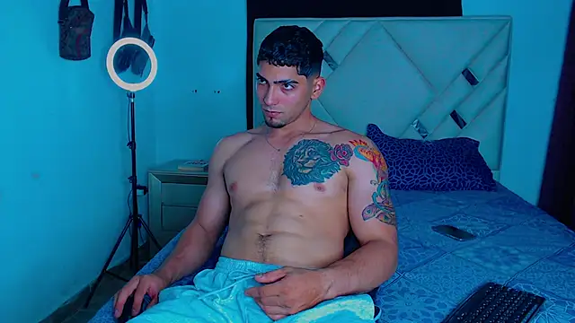 Rich boy01 online show from March 3, 2025, 3:19 am