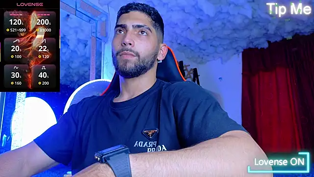 Snapshot of Rich_boy01 chatting on December 15, 2025, 6:45 pm Rich boy01 online show from December 15, 2025, 6:45 pm