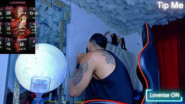 Snapshot of Rich_boy01 chatting on December 17, 2025, 9:21 pm Rich boy01 online show from December 17, 2025, 9:21 pm