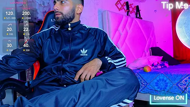 Snapshot of Rich_boy01 chatting on January 31, 2026, 8:40 pm Rich boy01 online show from January 31, 2026, 8:40 pm