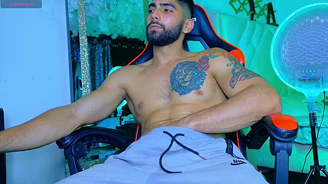 Snapshot of Rich_boy01 chatting on February 2, 2026, 1:04 am Rich boy01 online show from February 2, 2026, 1:04 am