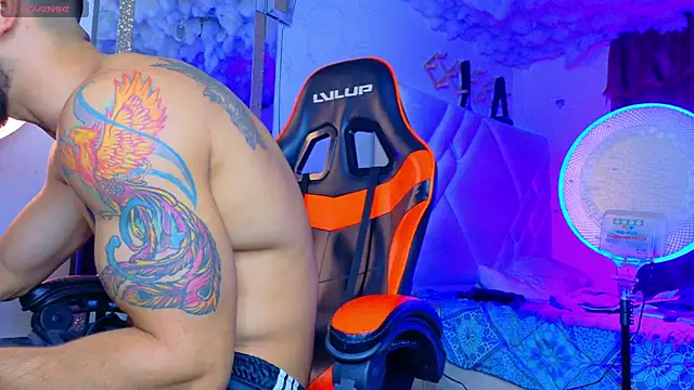 Snapshot of Rich_boy01 chatting on February 16, 2026, 11:56 pm Rich boy01 online show from February 16, 2026, 11:56 pm