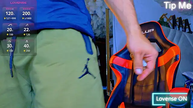 Snapshot of Rich_boy01 chatting on February 24, 2026, 1:14 am Rich boy01 online show from February 24, 2026, 1:14 am