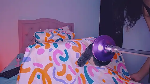 Ariss-hot online show from November 25, 2025, 2:44 am