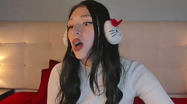 Snapshot of Zowi_Hottiee chatting on March 5, 2025, 2:46 am Zowi Hottiee online show from March 5, 2025, 2:46 am