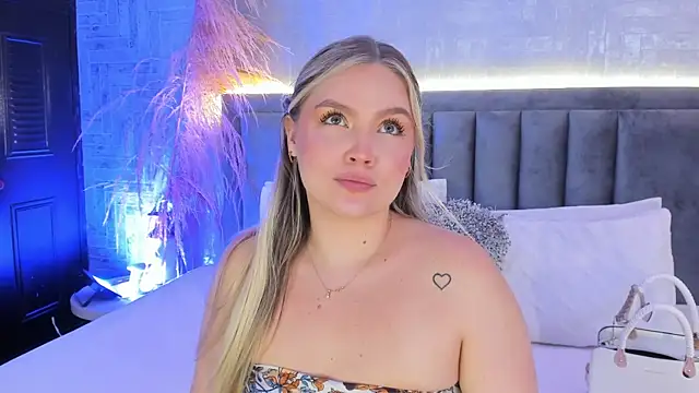 GaiaBaker online show from December 3, 2025, 1:42 pm