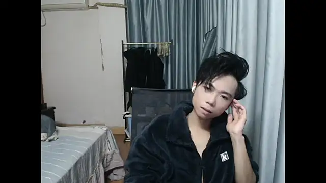 wujiaxing22 online show from December 24, 2024, 2:12 pm