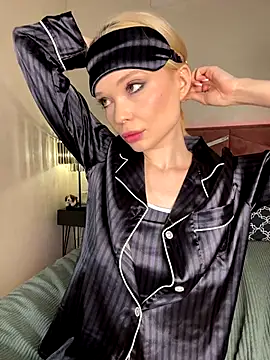 dollfromvenus online show from September 26, 2025, 6:34 pm