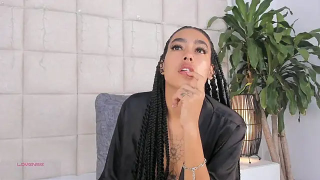 Snapshot of Nia_Bunny chatting on December 30, 2024, 6:16 pm Nia Bunny online show from December 30, 2024, 6:16 pm