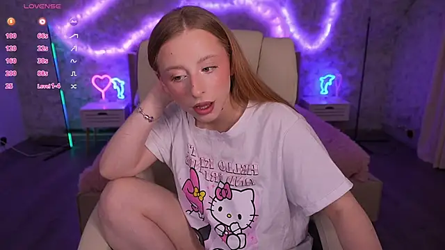 SilverrMoon online show from February 24, 2025, 8:25 pm