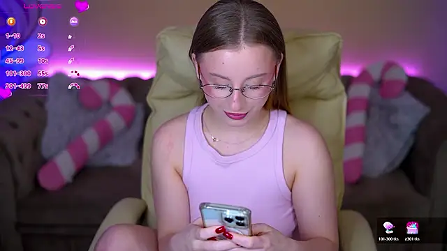 SilverrMoon online show from February 1, 2026, 7:18 am