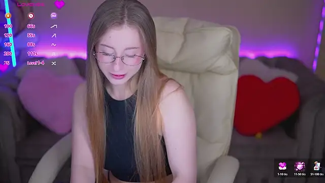 SilverrMoon online show from February 28, 2026, 7:31 am