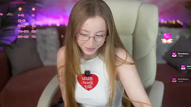 SilverrMoon online show from March 27, 2026, 2:06 pm