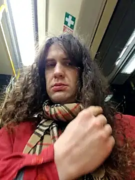 Josephine LIVE online show from November 29, 2025, 9:18 pm