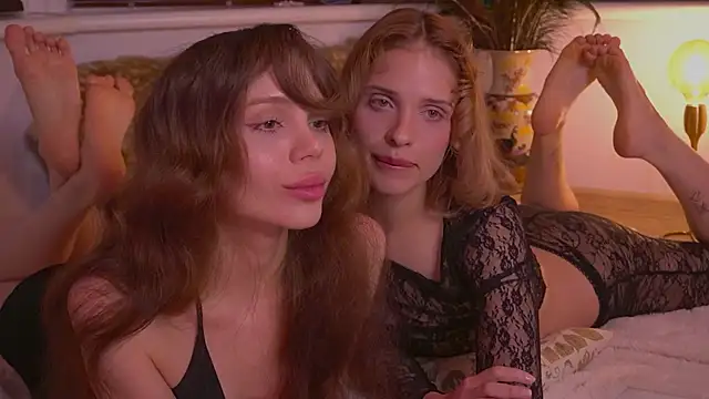 Snapshot of divinelights chatting on November 14, 2025, 9:35 pm divinelights online show from November 14, 2025, 9:35 pm