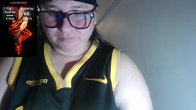 Snapshot of katty_femdom chatting on October 12, 2025, 12:48 pm katty femdom online show from October 12, 2025, 12:48 pm