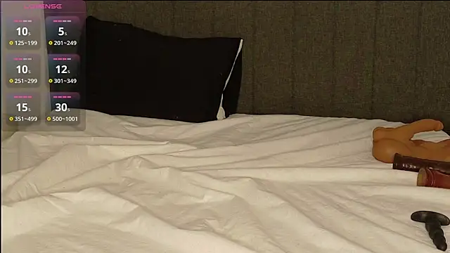 misscatxo online show from April 8, 2026, 4:12 am