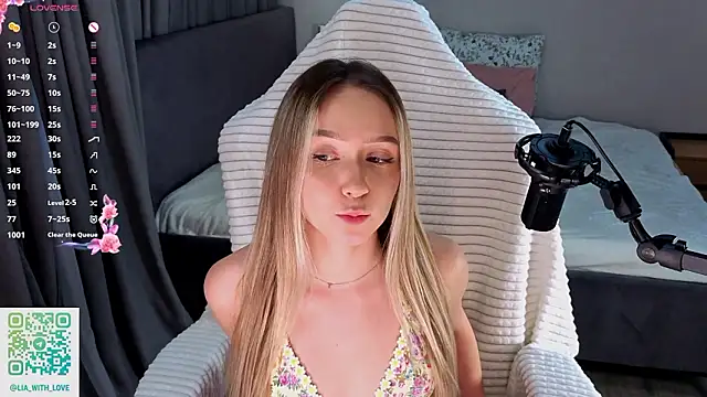 Snapshot of HollisBeckett chatting on February 9, 2026, 3:10 am HollisBeckett online show from February 9, 2026, 3:10 am