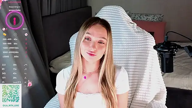 Snapshot of HollisBeckett chatting on February 13, 2026, 3:13 am HollisBeckett online show from February 13, 2026, 3:13 am