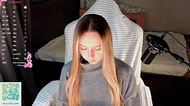 Snapshot of HollisBeckett chatting on February 17, 2026, 3:14 am HollisBeckett online show from February 17, 2026, 3:14 am