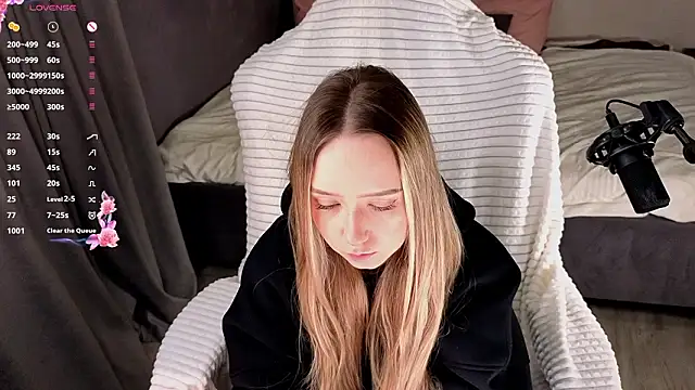 Snapshot of HollisBeckett chatting on February 20, 2026, 3:03 am HollisBeckett online show from February 20, 2026, 3:03 am