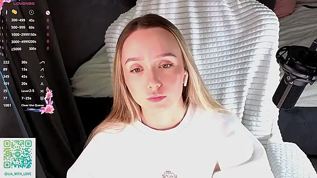 Snapshot of HollisBeckett chatting on February 26, 2026, 3:05 am HollisBeckett online show from February 26, 2026, 3:05 am