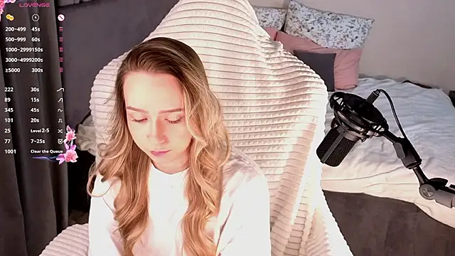 Snapshot of HollisBeckett chatting on February 28, 2026, 3:07 am HollisBeckett online show from February 28, 2026, 3:07 am