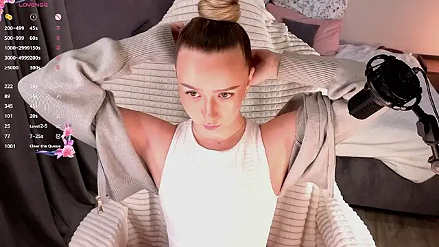 Snapshot of HollisBeckett chatting on March 1, 2026, 3:08 am HollisBeckett online show from March 1, 2026, 3:08 am