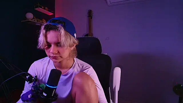 marlena3312 online show from February 3, 2026, 1:16 pm