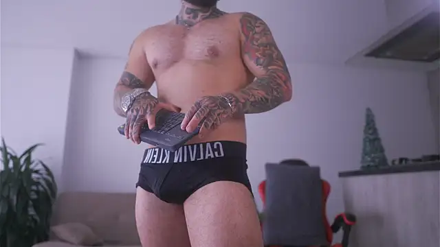 LeoSalvatore  online show from March 20, 2026, 8:25 pm