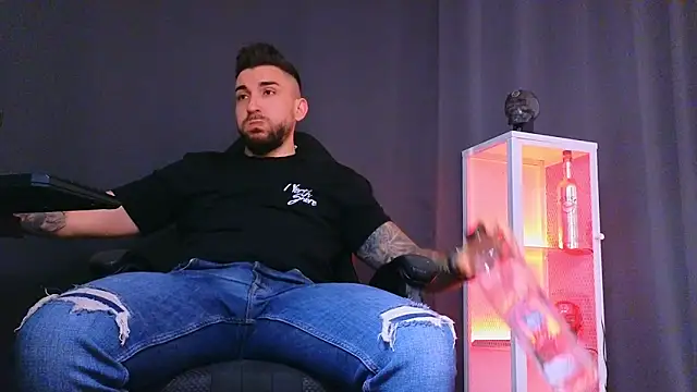 Snapshot of MightyAaron66 chatting on February 22, 2025, 6:06 am MightyAaron66 online show from February 22, 2025, 6:06 am