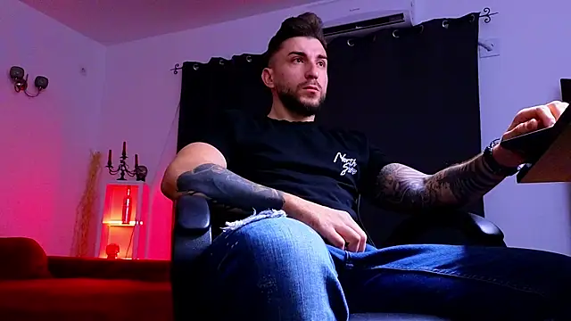 Snapshot of MightyAaron66 chatting on September 29, 2025, 2:38 am MightyAaron66 online show from September 29, 2025, 2:38 am