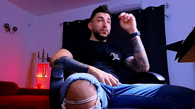 Snapshot of MightyAaron66 chatting on October 26, 2025, 4:51 am MightyAaron66 online show from October 26, 2025, 4:51 am