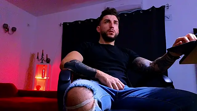 Snapshot of MightyAaron66 chatting on November 9, 2025, 5:39 am MightyAaron66 online show from November 9, 2025, 5:39 am