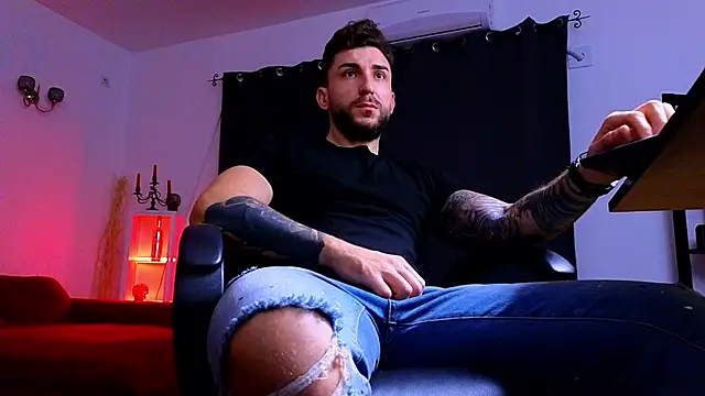 Snapshot of MightyAaron66 chatting on November 14, 2025, 3:38 am MightyAaron66 online show from November 14, 2025, 3:38 am