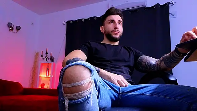 Snapshot of MightyAaron66 chatting on November 18, 2025, 3:27 pm MightyAaron66 online show from November 18, 2025, 3:27 pm