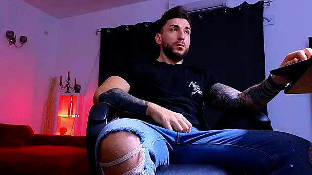 Snapshot of MightyAaron66 chatting on November 28, 2025, 3:53 am MightyAaron66 online show from November 28, 2025, 3:53 am