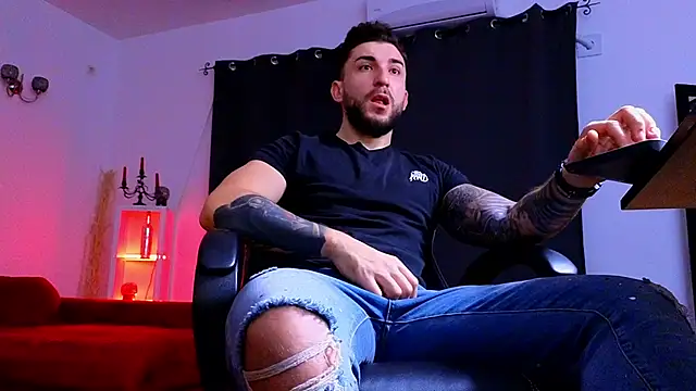 Snapshot of MightyAaron66 chatting on November 30, 2025, 4:49 am MightyAaron66 online show from November 30, 2025, 4:49 am