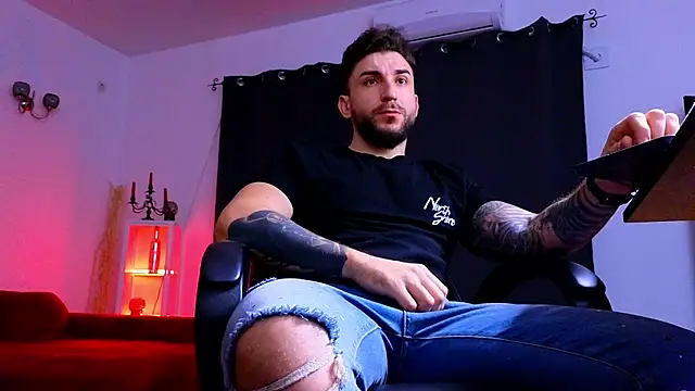 Snapshot of MightyAaron66 chatting on December 1, 2025, 5:01 am MightyAaron66 online show from December 1, 2025, 5:01 am