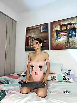cuteluci  online show from December 18, 2024, 1:02 pm
