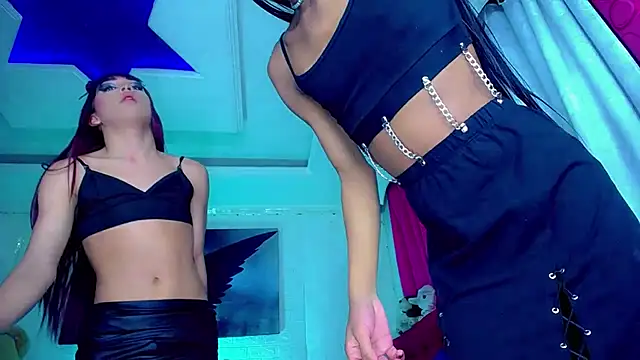 NahomiCamper online show from February 13, 2025, 6:20 am