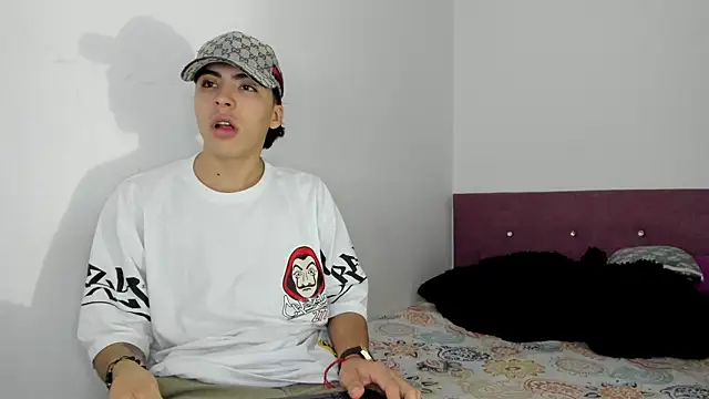 HeellBoy  online show from December 18, 2025, 9:37 am