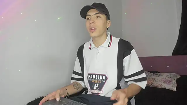 Snapshot of HeellBoy_ chatting on May 7, 2026, 6:30 am HeellBoy online show from May 7, 2026, 6:30 am