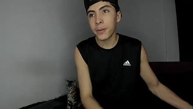 Snapshot of HeellBoy_ chatting on May 15, 2026, 1:01 am HeellBoy online show from May 15, 2026, 1:01 am
