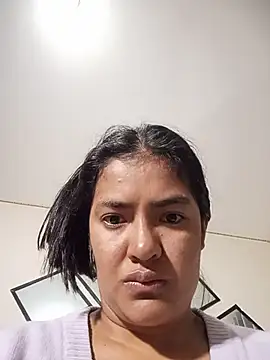 arianithaxox online show from December 2, 2025, 6:19 am