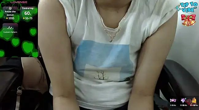 Snapshot of Barbie-Queen2 chatting on December 4, 2024, 4:27 pm Barbie-Queen2 online show from December 4, 2024, 4:27 pm