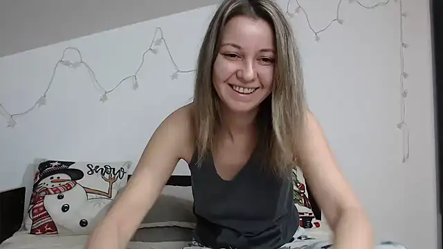 Snapshot of SweetMaddy888 chatting on December 14, 2024, 4:01 am SweetMaddy888 online show from December 14, 2024, 4:01 am